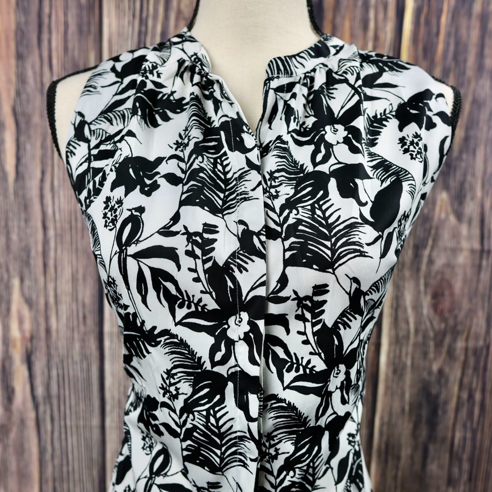Jessica Simpson black & white floral top.